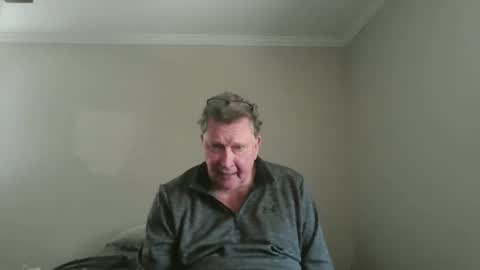 island625103 online show from 02-16-26, 07:43