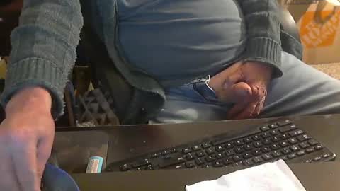 Snapshot of islandduke chatting on 12-11-24, 05:15 Duke online show from 12-11-24, 05:15