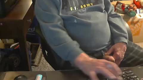 Snapshot of islandduke chatting on 12-26-24, 11:43 Duke online show from 12-26-24, 11:43