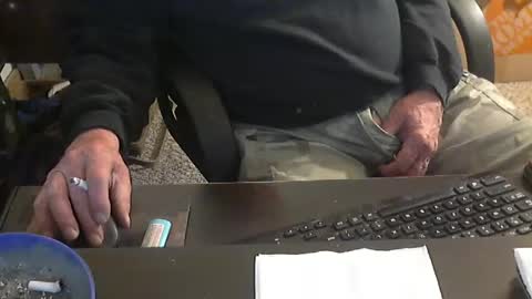 Snapshot of islandduke chatting on 01-11-25, 01:22 Duke online show from 01-11-25, 01:22