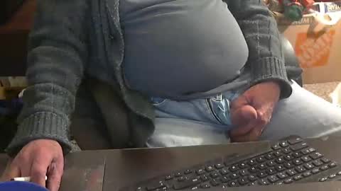 Snapshot of islandduke chatting on 03-10-25, 11:49 Duke online show from 03-10-25, 11:49