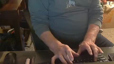 Snapshot of islandduke chatting on 09-14-25, 09:47 Duke online show from 09-14-25, 09:47