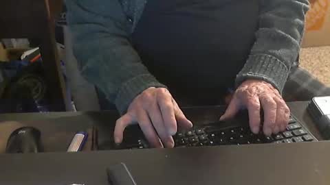 Snapshot of islandduke chatting on 11-18-25, 03:27 Duke online show from 11-18-25, 03:27