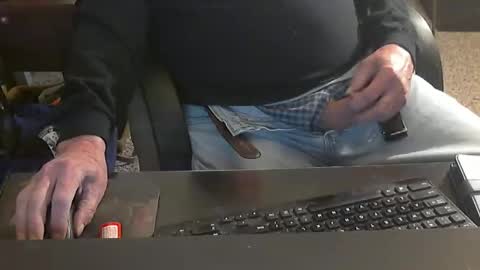 Snapshot of islandduke chatting on 01-08-26, 03:36 Duke online show from 01-08-26, 03:36