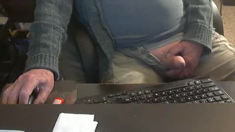 Snapshot of islandduke chatting on 01-19-26, 04:22 Duke online show from 01-19-26, 04:22