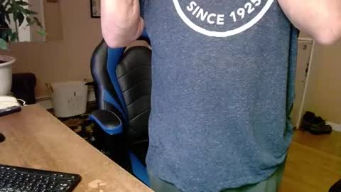 Snapshot of islandguy70 chatting on 01-05-25, 08:54 Jim online show from 01-05-25, 08:54