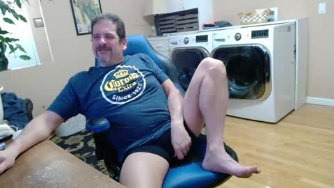 Snapshot of islandguy70 chatting on 01-05-25, 09:47 Jim online show from 01-05-25, 09:47