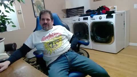 Snapshot of islandguy70 chatting on 01-08-25, 10:16 Jim online show from 01-08-25, 10:16