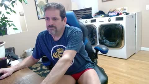 Snapshot of islandguy70 chatting on 01-11-25, 11:12 Jim online show from 01-11-25, 11:12