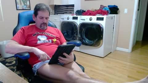 Snapshot of islandguy70 chatting on 01-11-25, 09:57 Jim online show from 01-11-25, 09:57