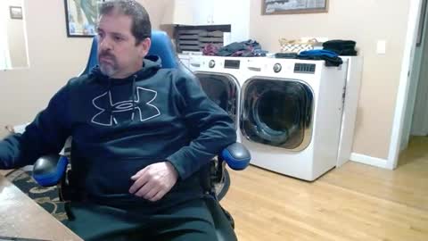 Snapshot of islandguy70 chatting on 01-15-25, 09:24 Jim online show from 01-15-25, 09:24