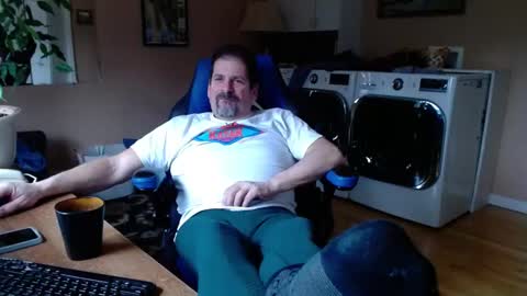 Snapshot of islandguy70 chatting on 01-18-25, 03:59 Jim online show from 01-18-25, 03:59