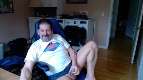 Snapshot of islandguy70 chatting on 01-19-25, 06:32 Jim online show from 01-19-25, 06:32