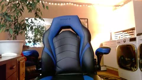 Snapshot of islandguy70 chatting on 01-25-25, 10:51 Jim online show from 01-25-25, 10:51