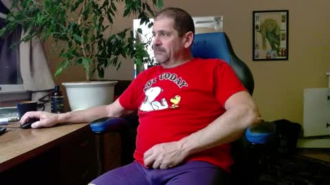 Snapshot of islandguy70 chatting on 01-31-25, 10:10 Jim online show from 01-31-25, 10:10