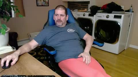 Snapshot of islandguy70 chatting on 02-03-25, 12:58 Jim online show from 02-03-25, 12:58