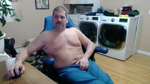 Snapshot of islandguy70 chatting on 02-04-25, 09:28 Jim online show from 02-04-25, 09:28