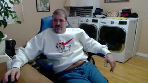 Snapshot of islandguy70 chatting on 02-05-25, 09:36 Jim online show from 02-05-25, 09:36