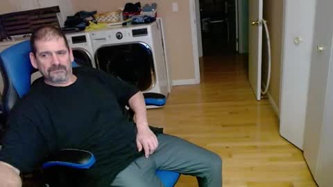 Snapshot of islandguy70 chatting on 02-13-25, 09:51 Jim online show from 02-13-25, 09:51