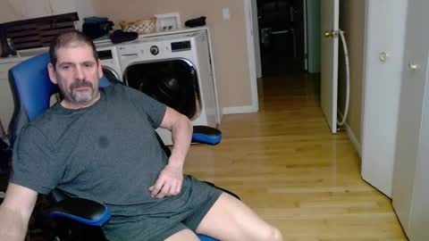 Snapshot of islandguy70 chatting on 02-14-25, 09:56 Jim online show from 02-14-25, 09:56