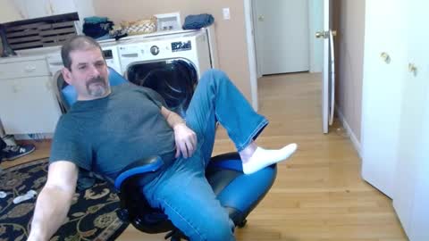 Snapshot of islandguy70 chatting on 02-14-25, 01:51 Jim online show from 02-14-25, 01:51