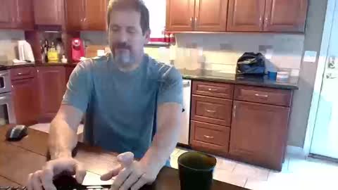 Snapshot of islandguy70 chatting on 09-20-25, 12:39 Jim online show from 09-20-25, 12:39