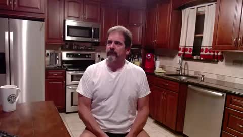 Snapshot of islandguy70 chatting on 10-17-25, 11:07 Jim online show from 10-17-25, 11:07