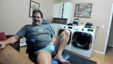 Snapshot of islandguy70 chatting on 10-29-25, 09:11 Jim online show from 10-29-25, 09:11