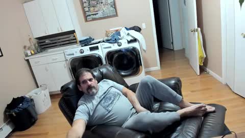 Snapshot of islandguy70 chatting on 11-15-25, 10:15 Jim online show from 11-15-25, 10:15