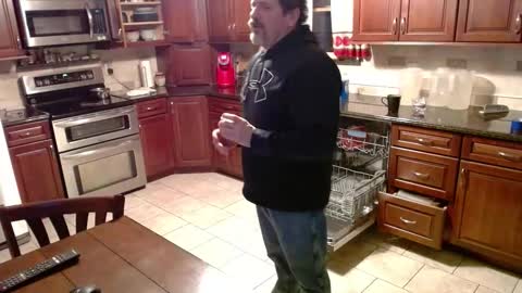 Snapshot of islandguy70 chatting on 12-02-25, 09:43 Jim online show from 12-02-25, 09:43