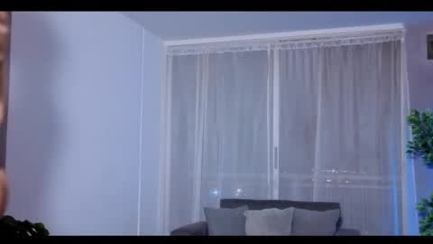 Julyane online show from 10-18-25, 04:04