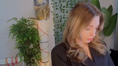 Emilia online show from 02-05-26, 06:18