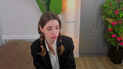 Emilia online show from 03-11-26, 07:03