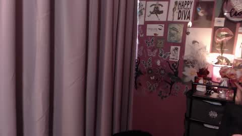 Snapshot of israakarmaa chatting on 02-21-25, 09:24 Rebecca online show from 02-21-25, 09:24