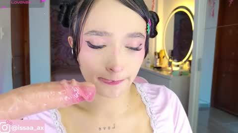 Snapshot of issa_garcia chatting on 02-25-26, 11:03 I S S A B E L A Igissaa ax Xlittleissa online show from 02-25-26, 11:03