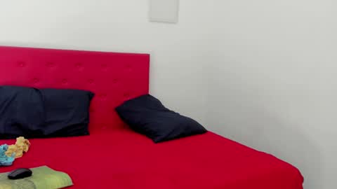 issa_kitty online show from 12-11-24, 04:09