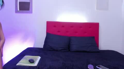 issa_kitty online show from 12-12-24, 06:21