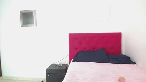 issa_kitty online show from 12-31-24, 02:58