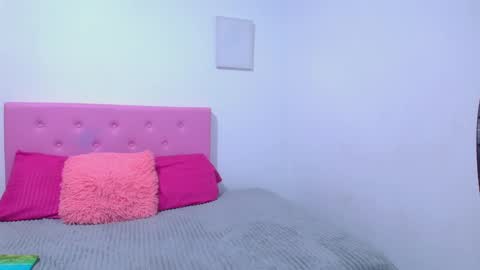 issa_kitty online show from 01-30-25, 06:46