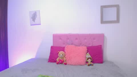 issa_kitty online show from 03-07-25, 11:27