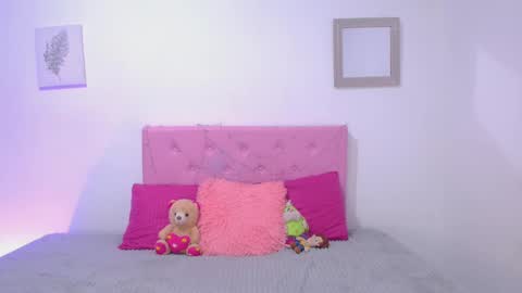 issa_kitty online show from 03-10-25, 08:01