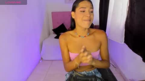 issa_kitty online show from 10-07-25, 05:32