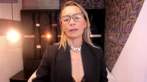 Snapshot of issa_milf__ chatting on 12-20-25, 12:56 ISSA MILF online show from 12-20-25, 12:56