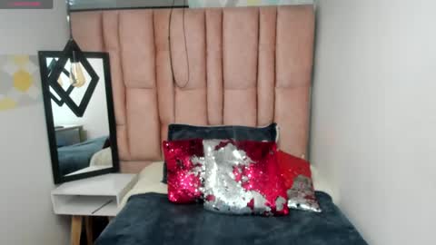 ISSA MILF online show from 04-25-26, 01:36