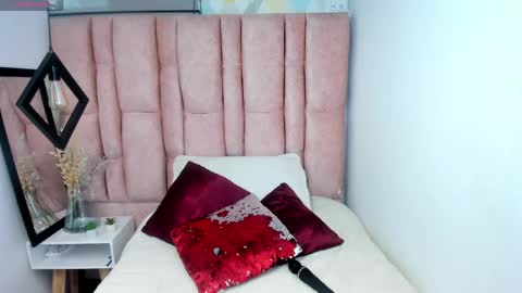 Snapshot of issa_milf__ chatting on 05-20-26, 01:50 ISSA MILF online show from 05-20-26, 01:50