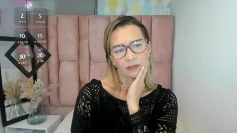 Snapshot of issa_milf__ chatting on 05-25-26, 01:28 ISSA MILF online show from 05-25-26, 01:28