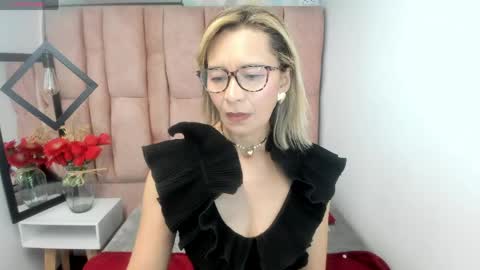 Snapshot of issa_milf__ chatting on 06-04-26, 01:39 ISSA MILF online show from 06-04-26, 01:39