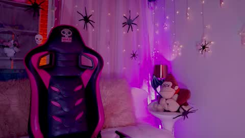 Snapshot of issa_monterrey chatting on 10-15-25, 10:10 ISSA online show from 10-15-25, 10:10