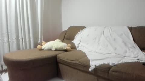 Issabelle online show from 11-12-25, 06:03