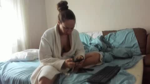 Issabelle online show from 02-02-26, 06:56